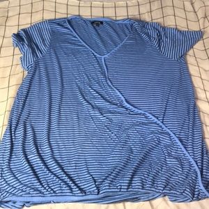 3/$10! ! Flowy tshirt